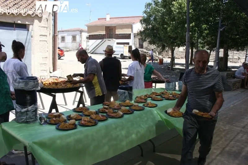 Los monlerienses daban cuenta este viernes de 650 raciones de eica paella acompañada de sandía y melón de postre