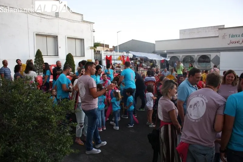Con la coronación e imposición de bands a la Corte de Honor, se daban por iniciadas oficialmente en Cipérez las fiestas de verano en honor a San Sebastián / SILVESTRE 