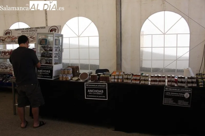 La Feria se desarrolla a lo largo de todo este sábado 20 de agosto con cerca de una treintena de expositores / SILVESTRE
