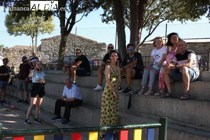 A los juegos infantiles de la mañana siguió el homenaje a los mayores y después el Color Party en la tarde 