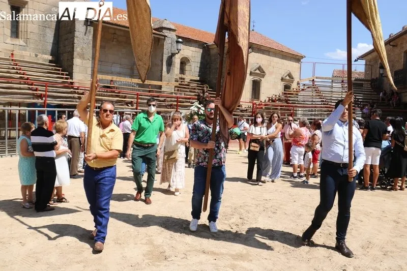 Procesión de San Bartolo y convite ofrecido por el Ayuntamiento de Aldeadávila / CORRAL