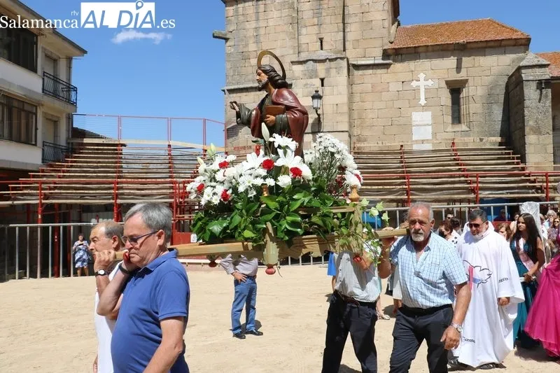 Procesión de San Bartolo y convite ofrecido por el Ayuntamiento de Aldeadávila / CORRAL