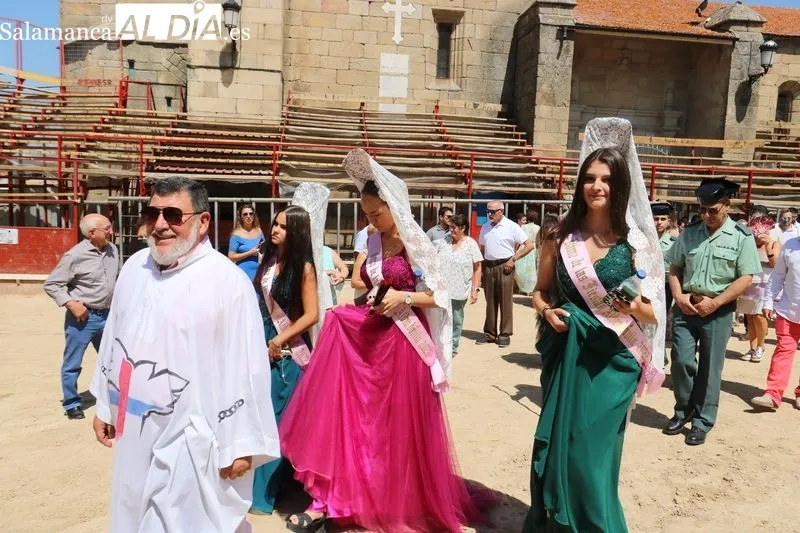 Procesión de San Bartolo y convite ofrecido por el Ayuntamiento de Aldeadávila / CORRAL