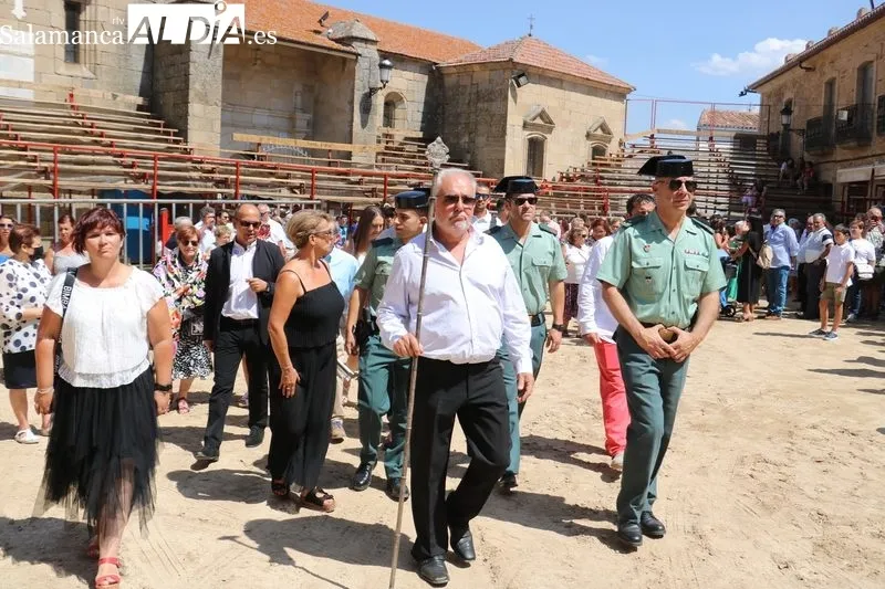 Procesión de San Bartolo y convite ofrecido por el Ayuntamiento de Aldeadávila / CORRAL