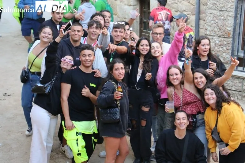 Segundo encierro de las fiestas de Aldedávila y en el que se corrieron cuatro novillos de Valrubio / CORRAL