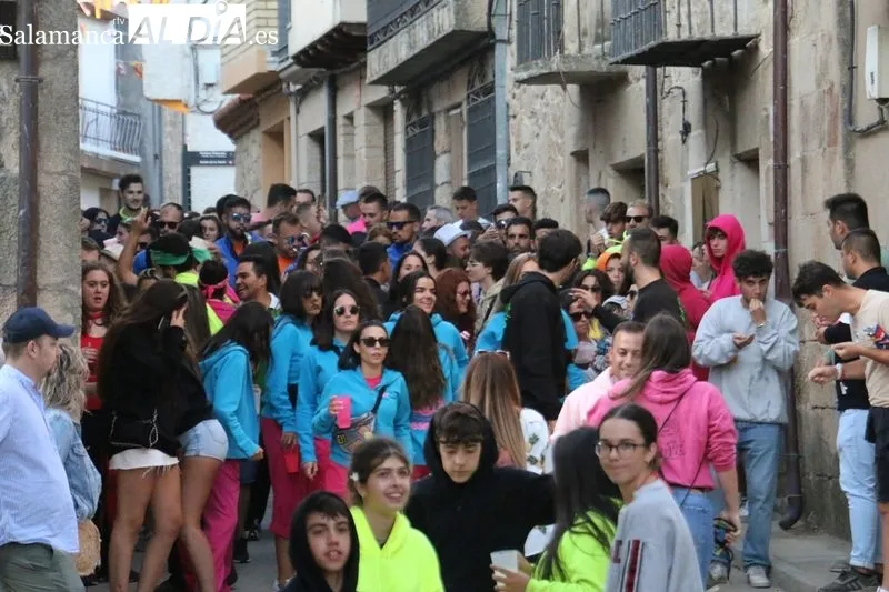 Segundo encierro de las fiestas de Aldedávila y en el que se corrieron cuatro novillos de Valrubio / CORRAL