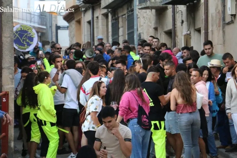 Segundo encierro de las fiestas de Aldedávila y en el que se corrieron cuatro novillos de Valrubio / CORRAL