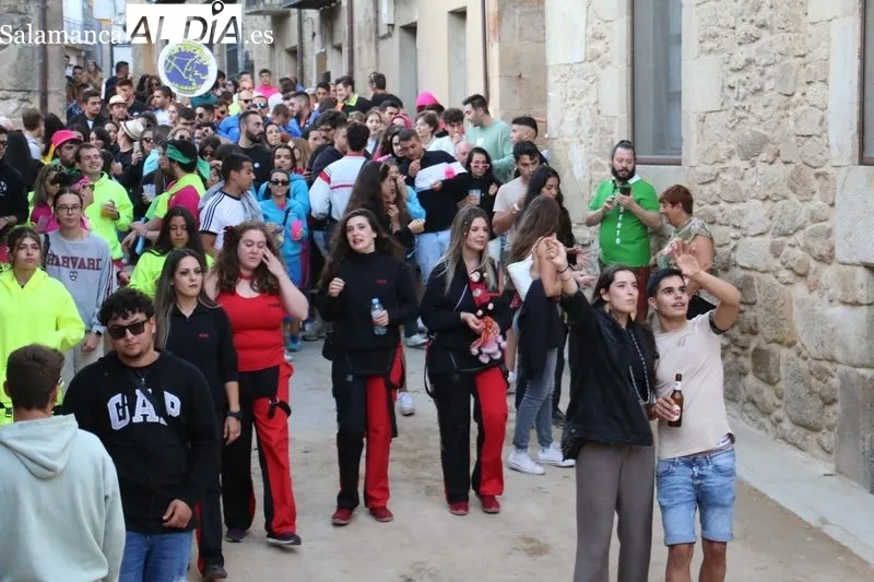 Segundo encierro de las fiestas de Aldedávila y en el que se corrieron cuatro novillos de Valrubio / CORRAL