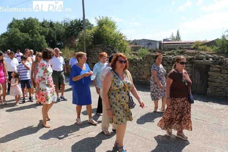 Tras la misa tenía lugar la procesión de Santa Águeda y después una paella hecha arte / CORRAL