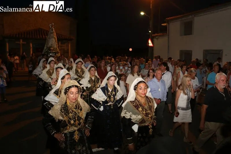 Homenaje a la Virgen de Caballeros en Villavieja de Yeltes / CORRAL