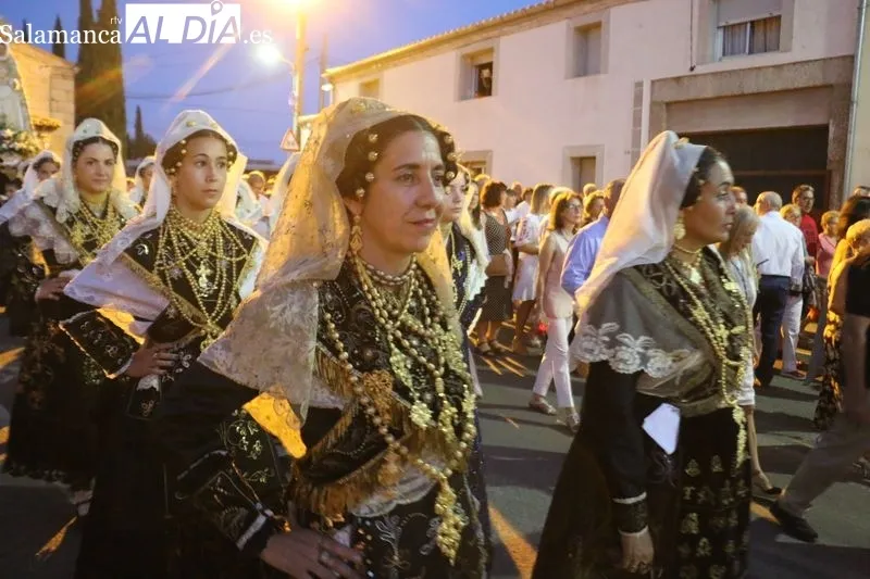 Homenaje a la Virgen de Caballeros en Villavieja de Yeltes / CORRAL