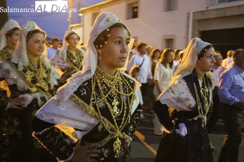 Homenaje a la Virgen de Caballeros en Villavieja de Yeltes / CORRAL