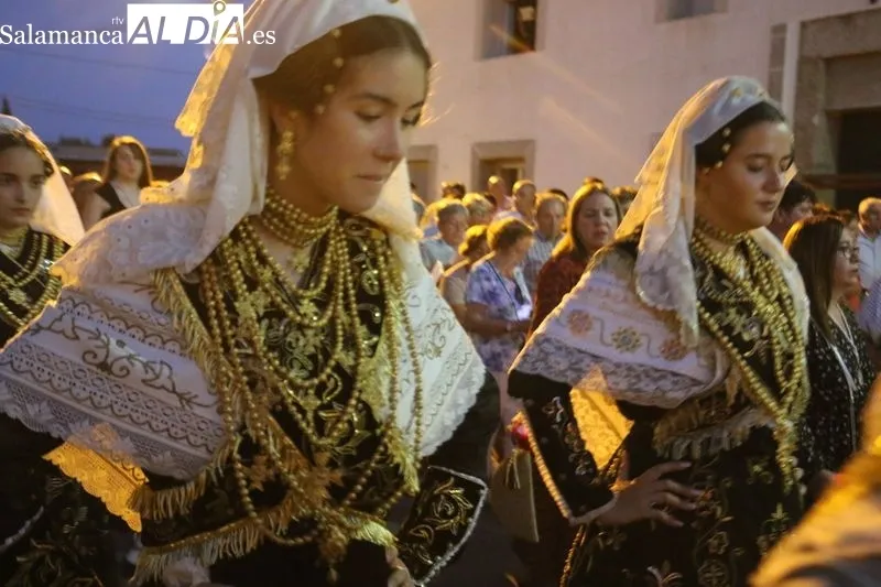Homenaje a la Virgen de Caballeros en Villavieja de Yeltes / CORRAL
