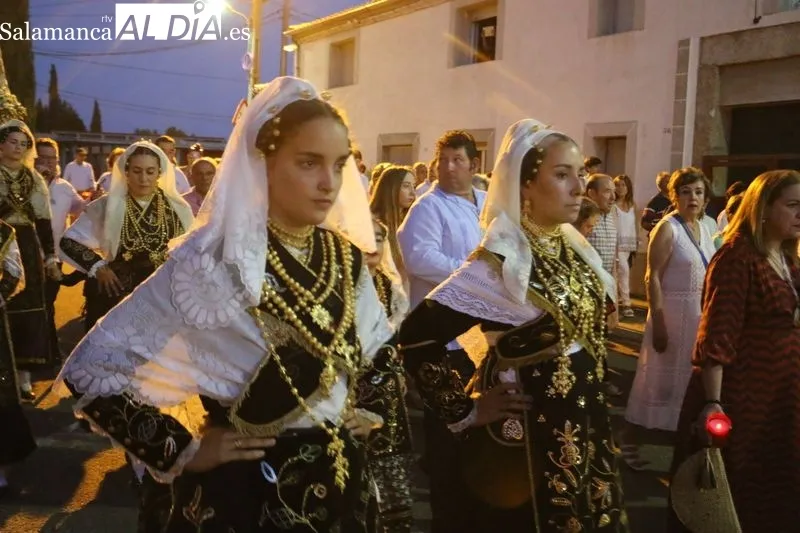 Homenaje a la Virgen de Caballeros en Villavieja de Yeltes / CORRAL