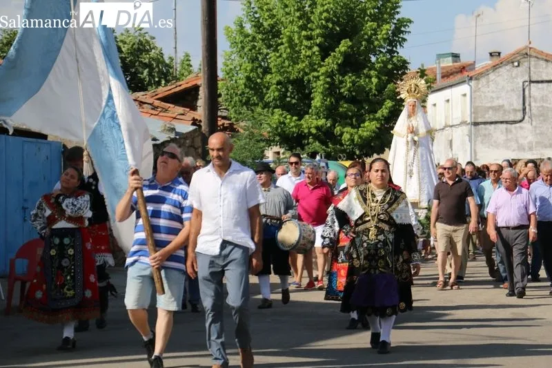 Día de las Madrinas en Encinasola de los Comendadores con La Corrobla y subasta de roscas / CORRAL