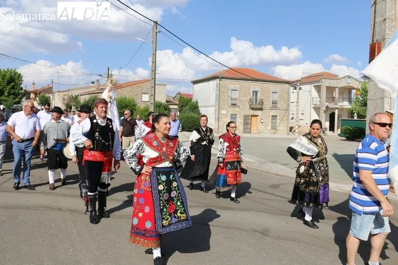 Día de las Madrinas en Encinasola de los Comendadores con La Corrobla y subasta de roscas / CORRAL