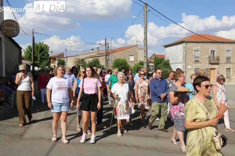 Día de las Madrinas en Encinasola de los Comendadores con La Corrobla y subasta de roscas / CORRAL