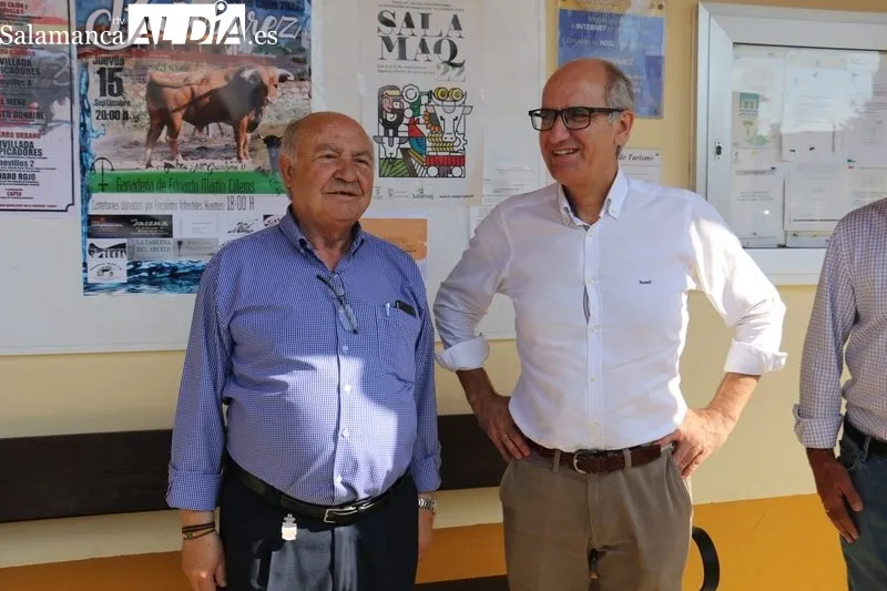 Javier Iglesias junto al alcalde de Bañobárez, José María REgalado, el diputado de Dportes, Jesús María Ortiz, y la técnico municipal Diana Manzano 