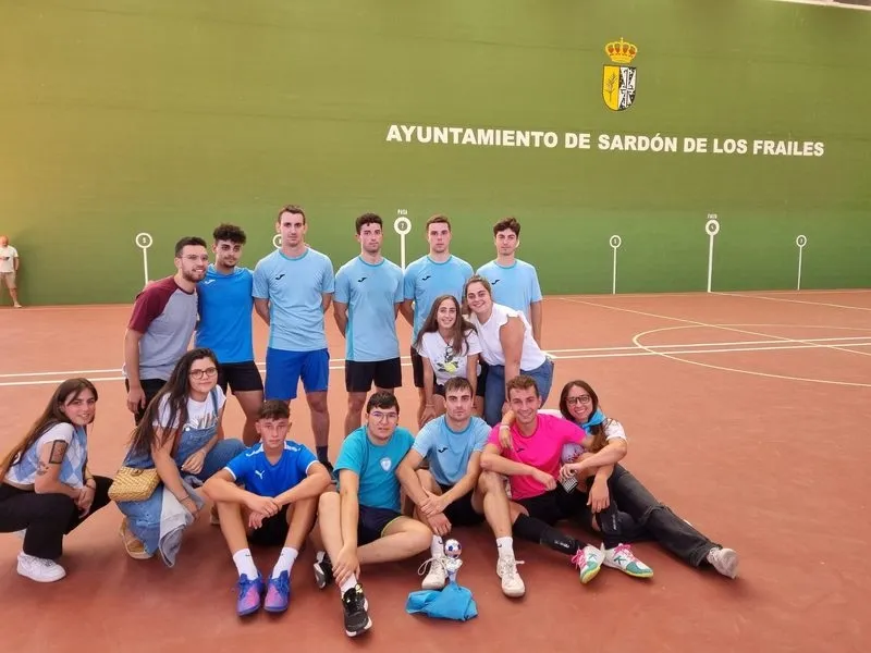Equipo de los Desnimemes de Vitigudino, subcampeón del torneo