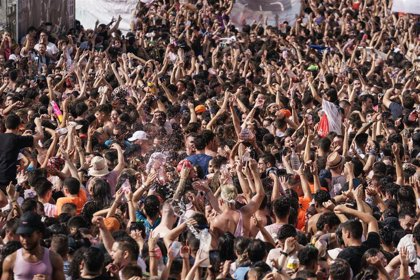 Miles de jóvenes disfrutan de las fiestas en Vitoria / EP