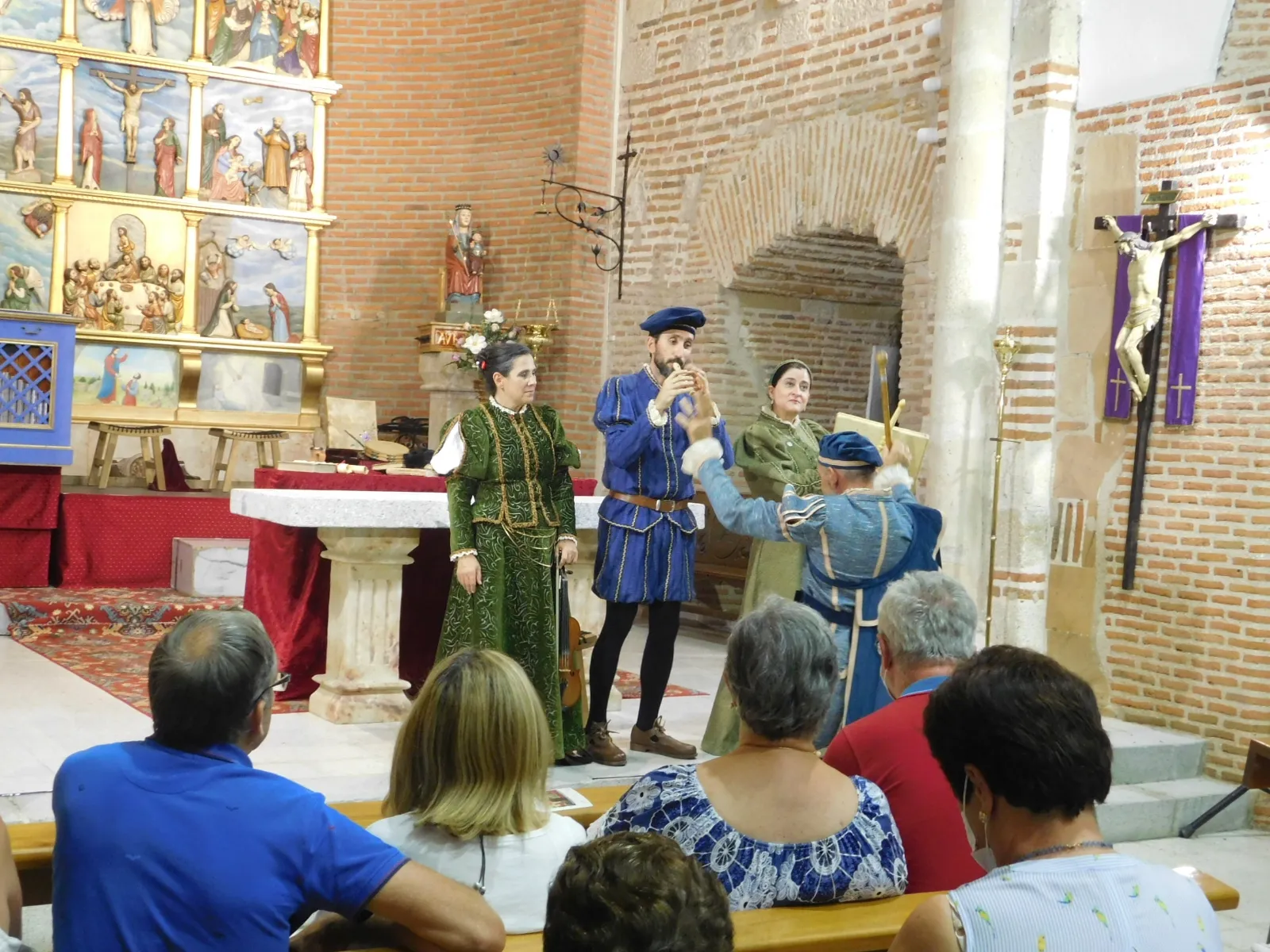 'Buscando a Nebrija' conquistaba al público de Paradinas de San Juan 