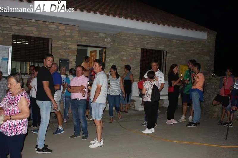 En Ahigal de Villarino iniciaban sus fiestas con una parrillada