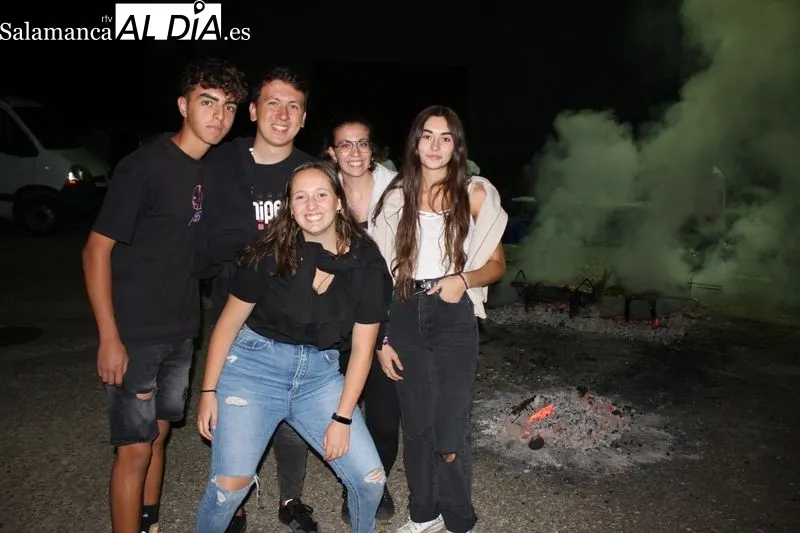 En Ahigal de Villarino iniciaban sus fiestas con una parrillada