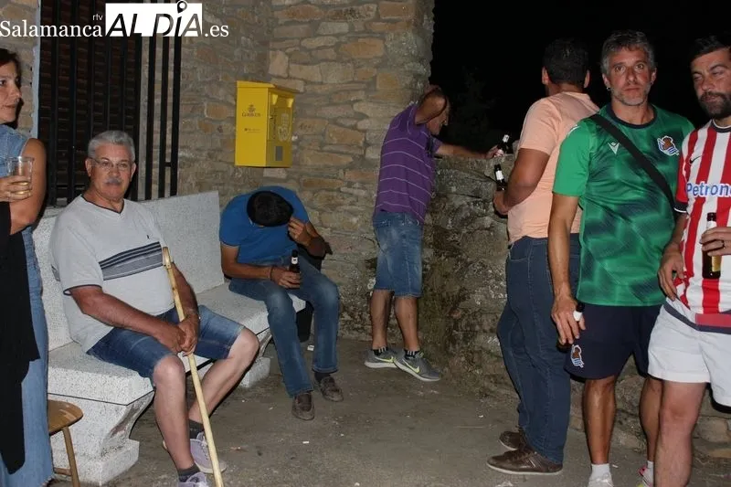 En Ahigal de Villarino iniciaban sus fiestas con una parrillada