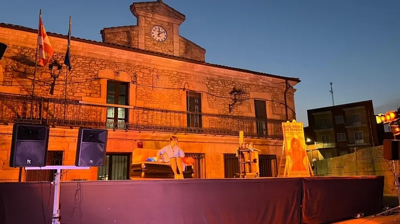 Beatriz Rico logró las carcajadas del público en Vitigudino con su monólogo 'Antes muerta que convicta' 