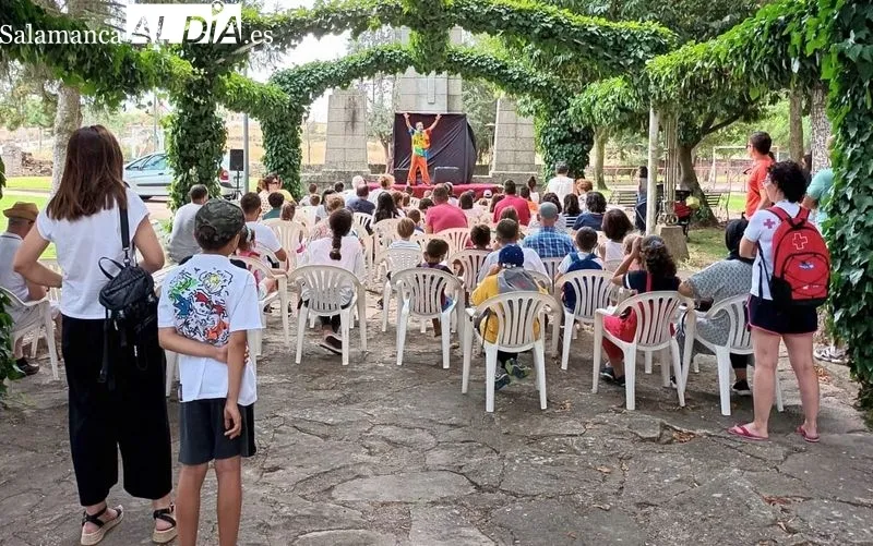 Los más pequeños han tenido dedicado este miércoles casi en exclusiva con un parque de hinchables y los payasos de Risolandia 