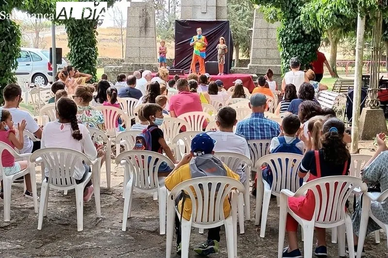Los más pequeños han tenido dedicado este miércoles casi en exclusiva con un parque de hinchables y los payasos de Risolandia 
