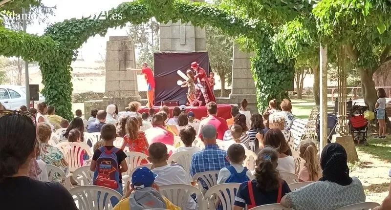 Los más pequeños han tenido dedicado este miércoles casi en exclusiva con un parque de hinchables y los payasos de Risolandia 