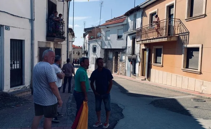 Toro de Cajón en Villarino de los Aires