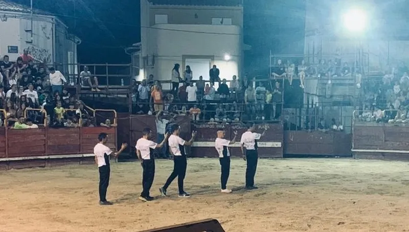 Festejo de recortes por Talento Castellano la pasada noche en Villarino de los Aires