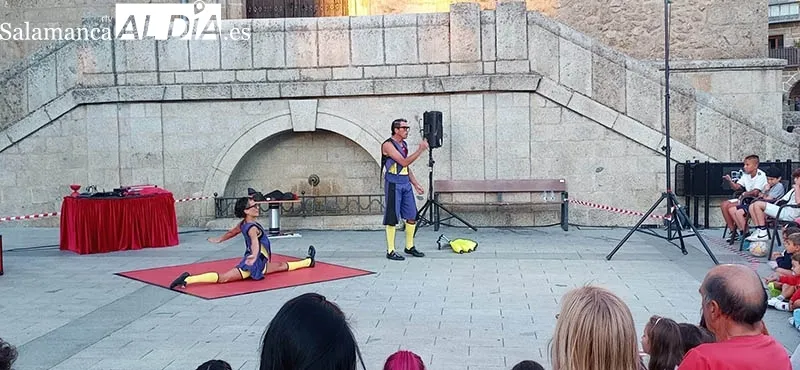 Foto 5 - El circo sale a pista en la Plaza de Mayor de B&eacute;jar