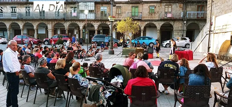 Foto 3 - El circo sale a pista en la Plaza de Mayor de B&eacute;jar