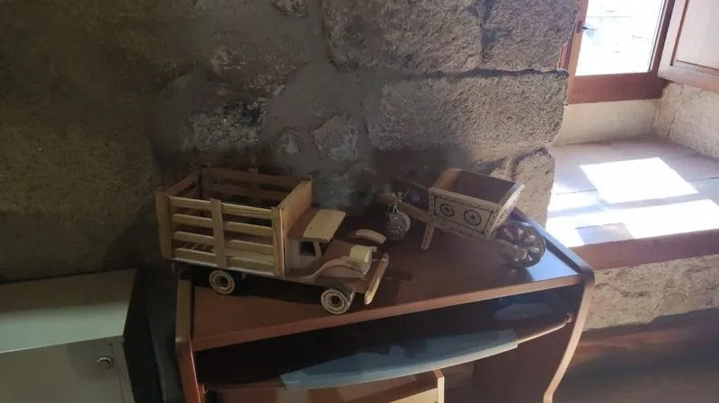 Parte de la obra de arte realizada por Lisardo Calvo y que se expone en el castillo de El Cubo de Don Sancho