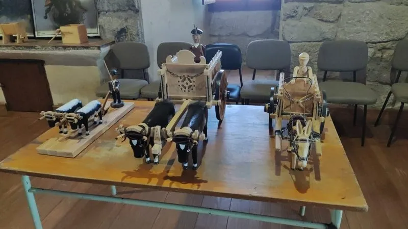 Parte de la obra de arte realizada por Lisardo Calvo y que se expone en el castillo de El Cubo de Don Sancho