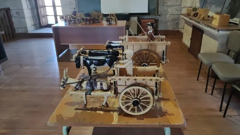 Parte de la obra de arte realizada por Lisardo Calvo y que se expone en el castillo de El Cubo de Don Sancho