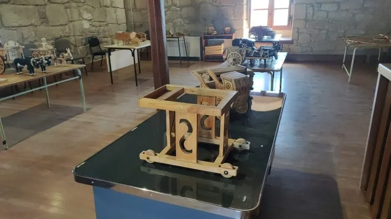 Parte de la obra de arte realizada por Lisardo Calvo y que se expone en el castillo de El Cubo de Don Sancho