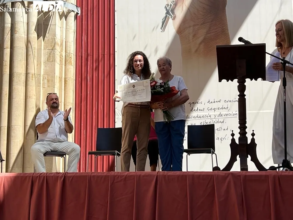 Foto 5 - Eladio Bri&ntilde;&oacute;n y Mario Vercher reciben los t&iacute;tulos de 'hijo predilecto' e 'hijo adoptivo' de la villa ducal respectivamente