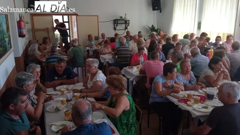 Fiesta de la Asociación de Mayores San juan Bautista de Cabeza de Framontanos / JOSE ANTONIO MARTÍN GARCÍA