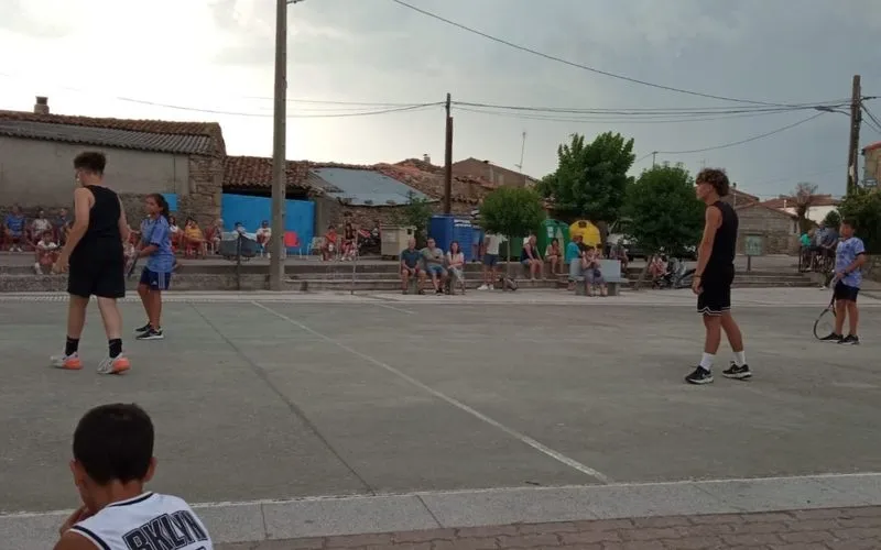 Torneo de frontenis en Encinasola de los Comendadores 