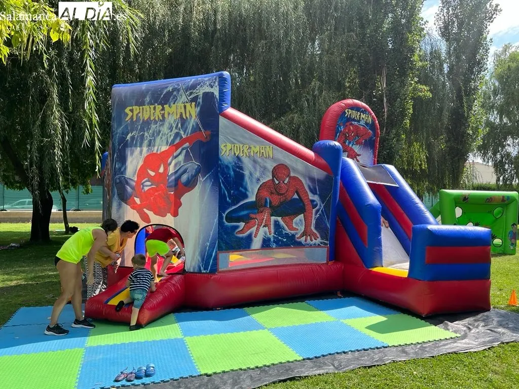 Foto 11 - Hinchables y juegos para la diversi&oacute;n de los m&aacute;s peque&ntilde;os en las piscinas municipales