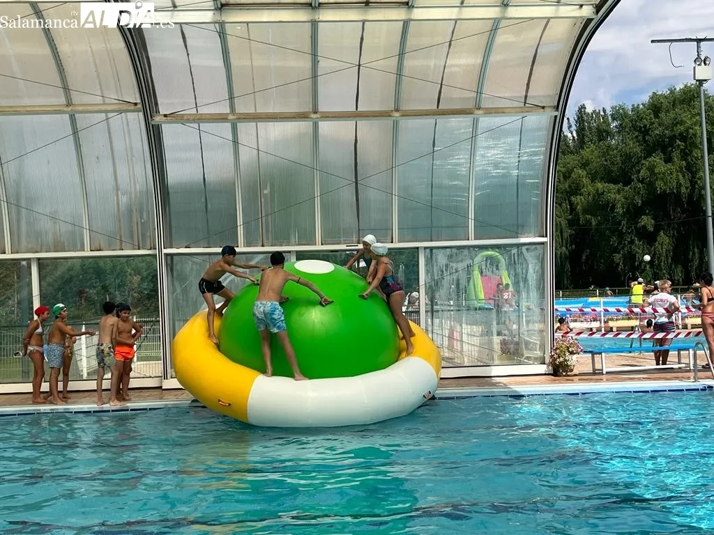 Foto 9 - Hinchables y juegos para la diversi&oacute;n de los m&aacute;s peque&ntilde;os en las piscinas municipales