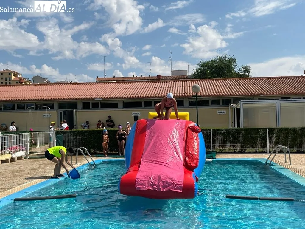 Foto 6 - Hinchables y juegos para la diversi&oacute;n de los m&aacute;s peque&ntilde;os en las piscinas municipales
