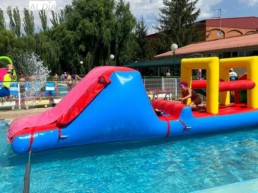 Foto 5 - Hinchables y juegos para la diversi&oacute;n de los m&aacute;s peque&ntilde;os en las piscinas municipales