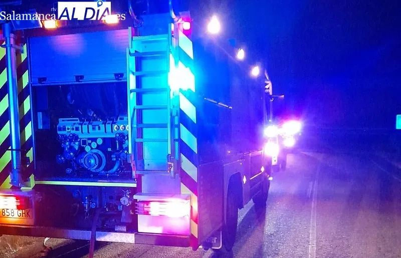 En las labores de rescate del herido participaron Guardia Civil y Bomberos de Vitigudino