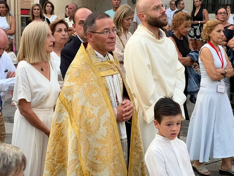 Foto 11 - Alba de Tormes se despide de Santa Teresa en su regreso a clausura