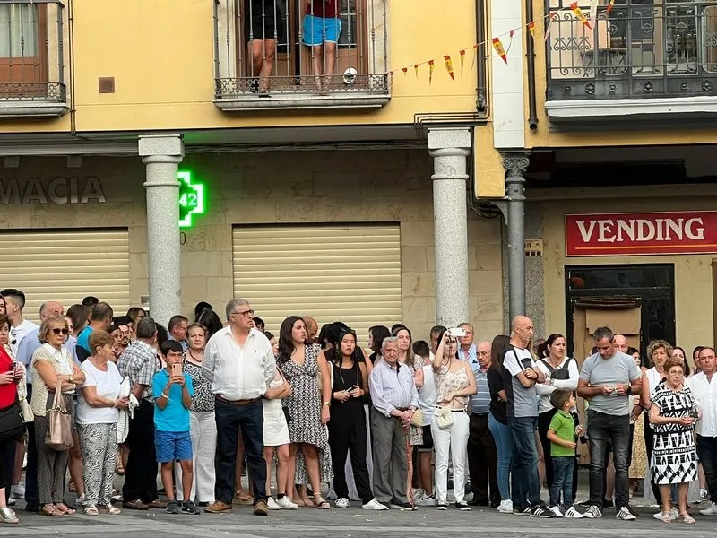 Foto 8 - Alba de Tormes se despide de Santa Teresa en su regreso a clausura